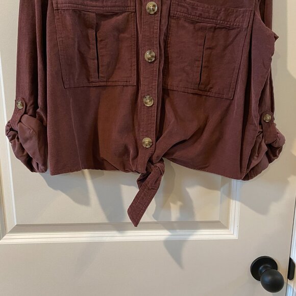 🎉 HOST PICK🎉 Express Burgundy Button Front Corduroy Top Size Medium NWT - Picture 5 of 15